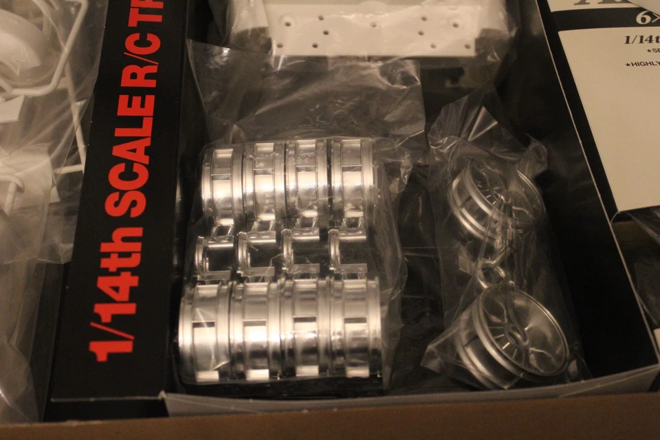 Tamiya Mercedes-Benz Arocs 3363 6x4 Classicspace - Bild 2 von 4