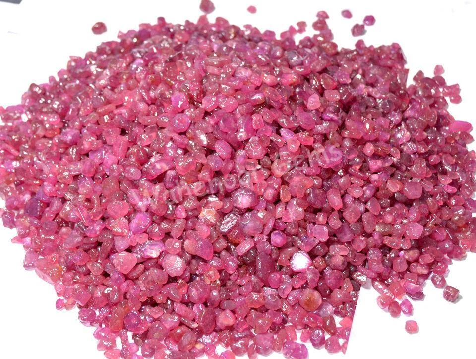 25 To 10000 Ct Natural Burma Pink Ruby Transparent Top Quality Earth-Mined Rough - Image 4 of 4
