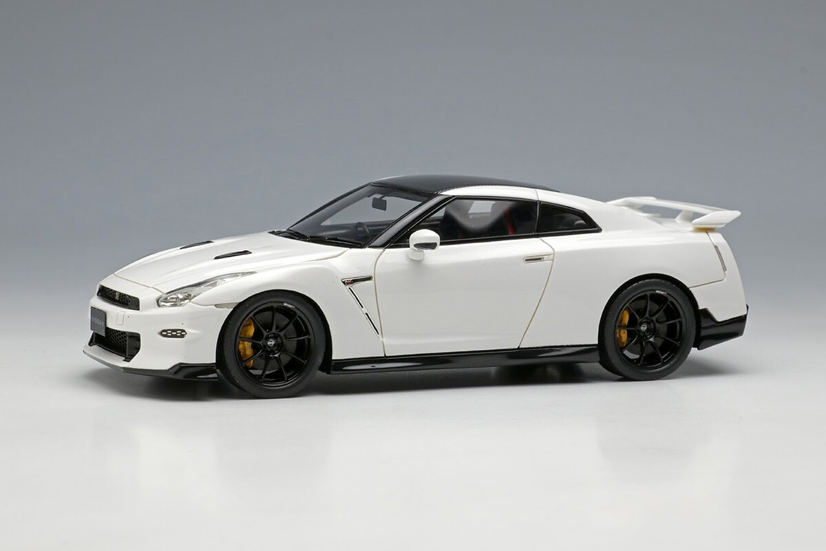 Make Up EM696C 1/43 NISSAN GT-R Track edition engineered by