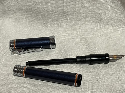 PENNA STILOGRAFICA HARLEY DAVIDSON BLU METALLIZZATA CON SCATOLA VINTAGE 857094 - Foto 2 di 11