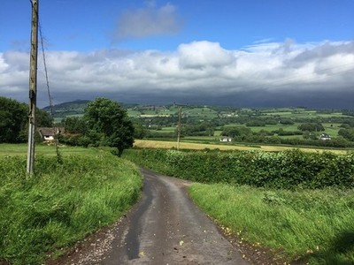 Foto 6x4 Richtung Llanellen Beili-Glas Das Usk-Tal südlich von Abergavenn c2017
