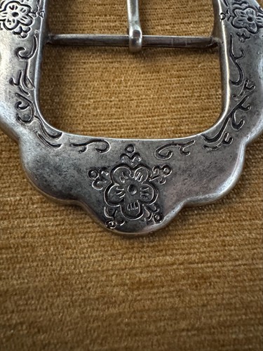 Old Silver Tone Floral Belt Buckle Ornate Scalloped Victorian Design - Picture 6 of 10