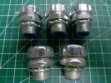 (5) Thomas & Betts 5333 3/4" Liquid Tight Insulated Connector Fitting for FMC