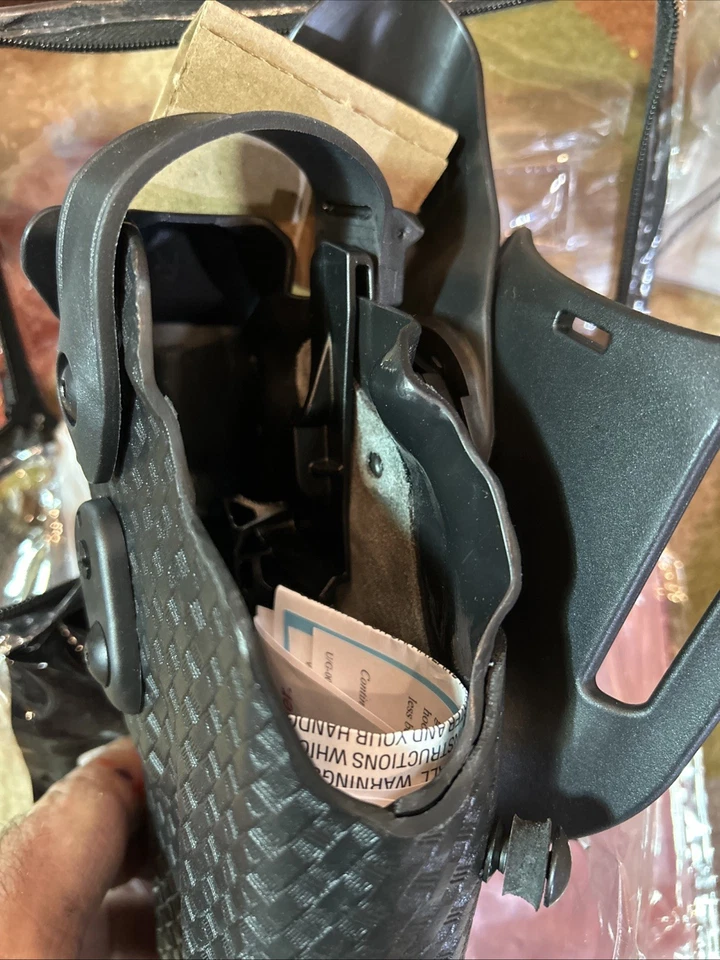 P320 Carry, Compact Safariland 6360RDS Level 3 Retention Duty Holster left hand - Image 3 of 4