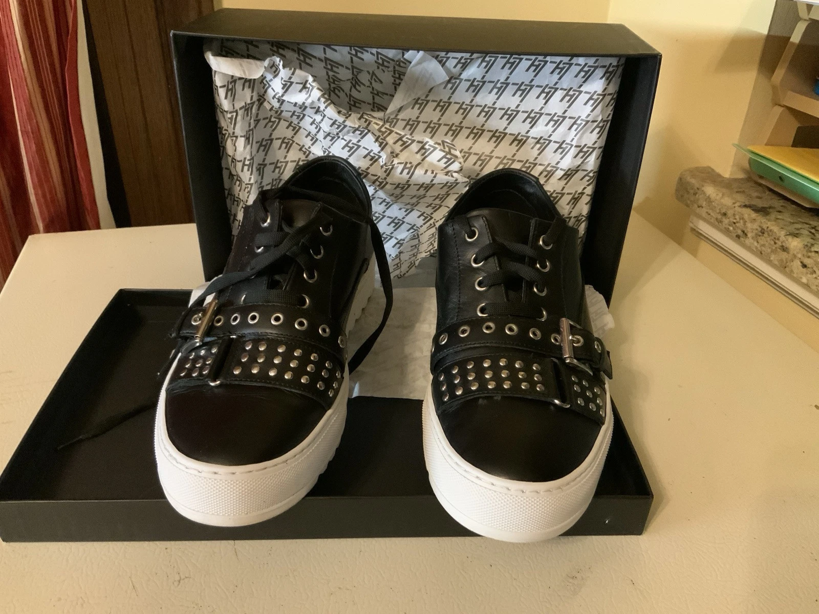 Les Hommes Black Leather Lace Up Studded Buckle Strap Low Top Sneakers. Sz- 42.