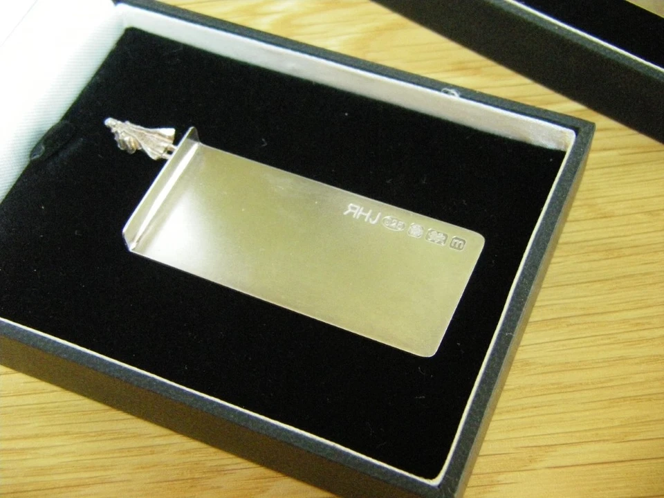 Pair of sterling silver bookmarks, Rebecca J Joselyn designed, His & Hers - Immagine 4 di 4