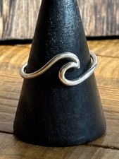 Sterling Silver 925 LA Ocean Wave Ring Size 7...