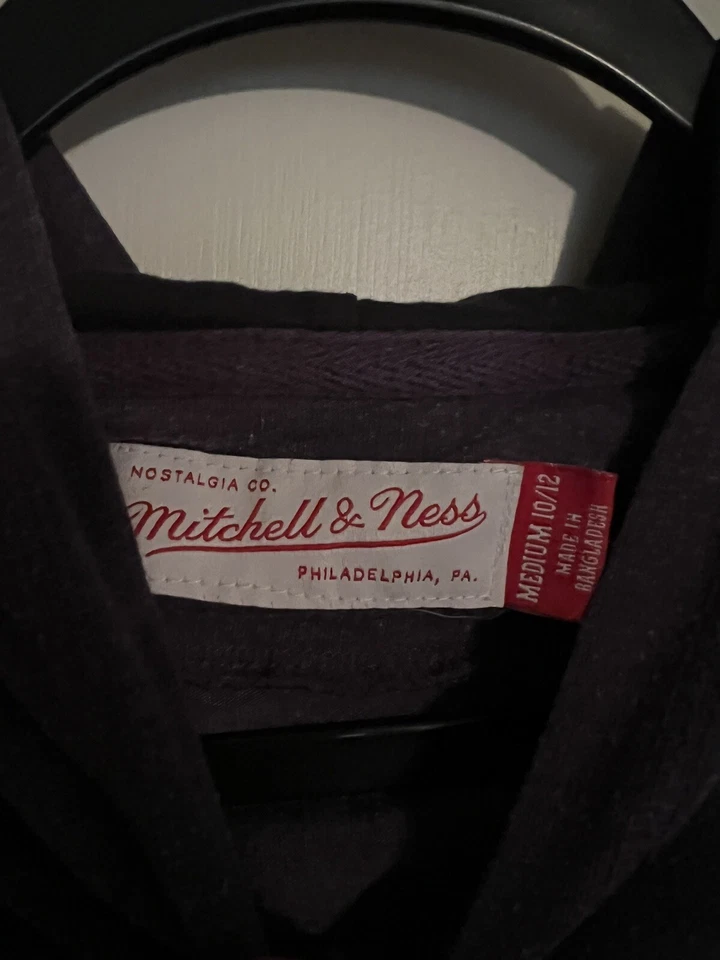 Suéter Mitchell & Ness Sacramento Kings Púrpura Jóvenes Niñas Talla Mediana Foto 3 de 4