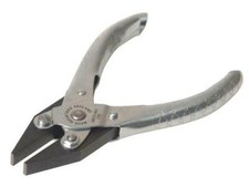 Maun Flat Nose Pliers Smooth Jaw 140Mm (5.1/2In) MAU4870140