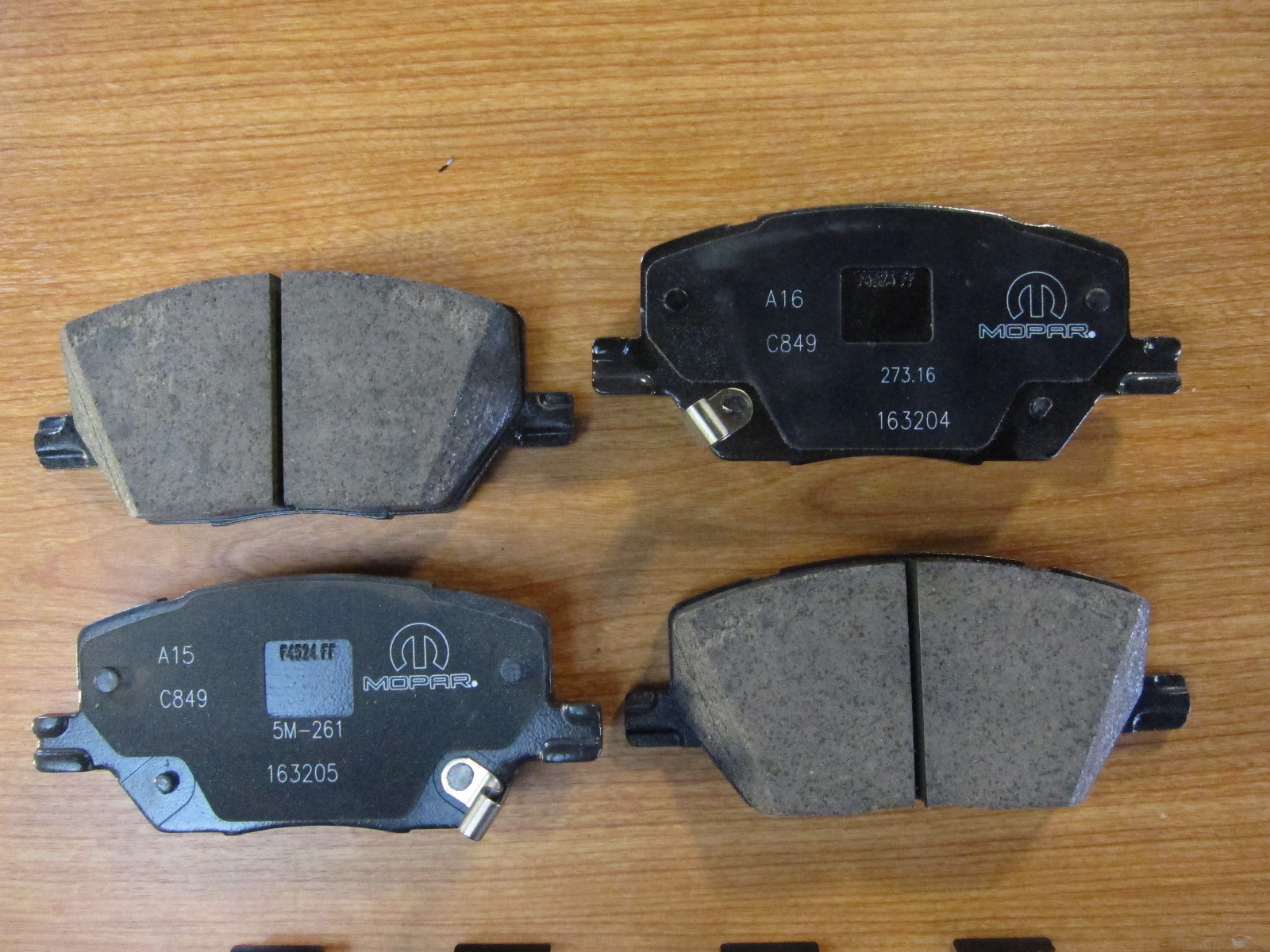 20152021 Jeep Renegade Replacement Front Brake Pads New Mopar OEM eBay
