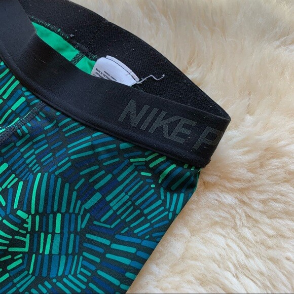 Nike Pro Hypercool Tidal Multi Training Tights XS - image 6