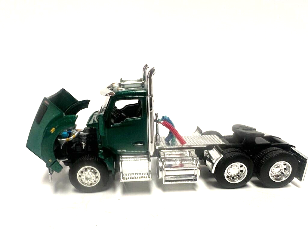 DCP / FIRST GEAR 1/64 SCALE T-880 KENWORTH DAY CAB, GREEN & CHROME