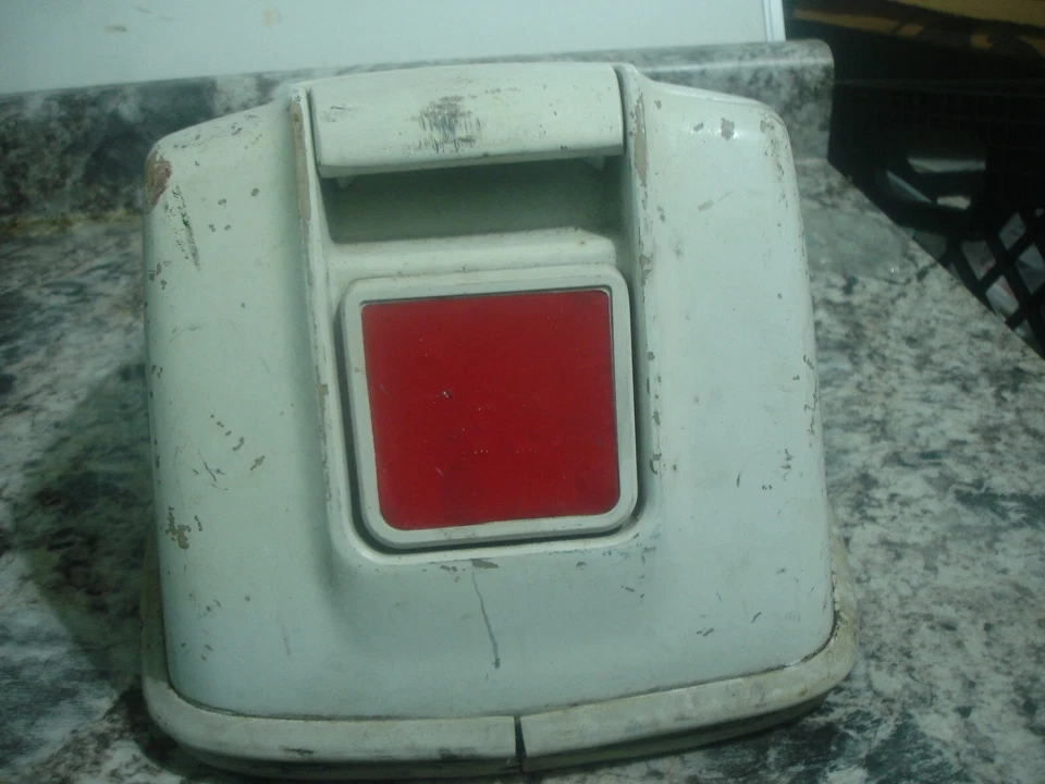 Evinrude 9.9 hp serial no 10424g  cowl    boat motor part bin BMA - Image 2 of 4