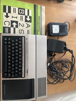 Texas Instruments TI-99/4A Homecomputer mit Zubehör