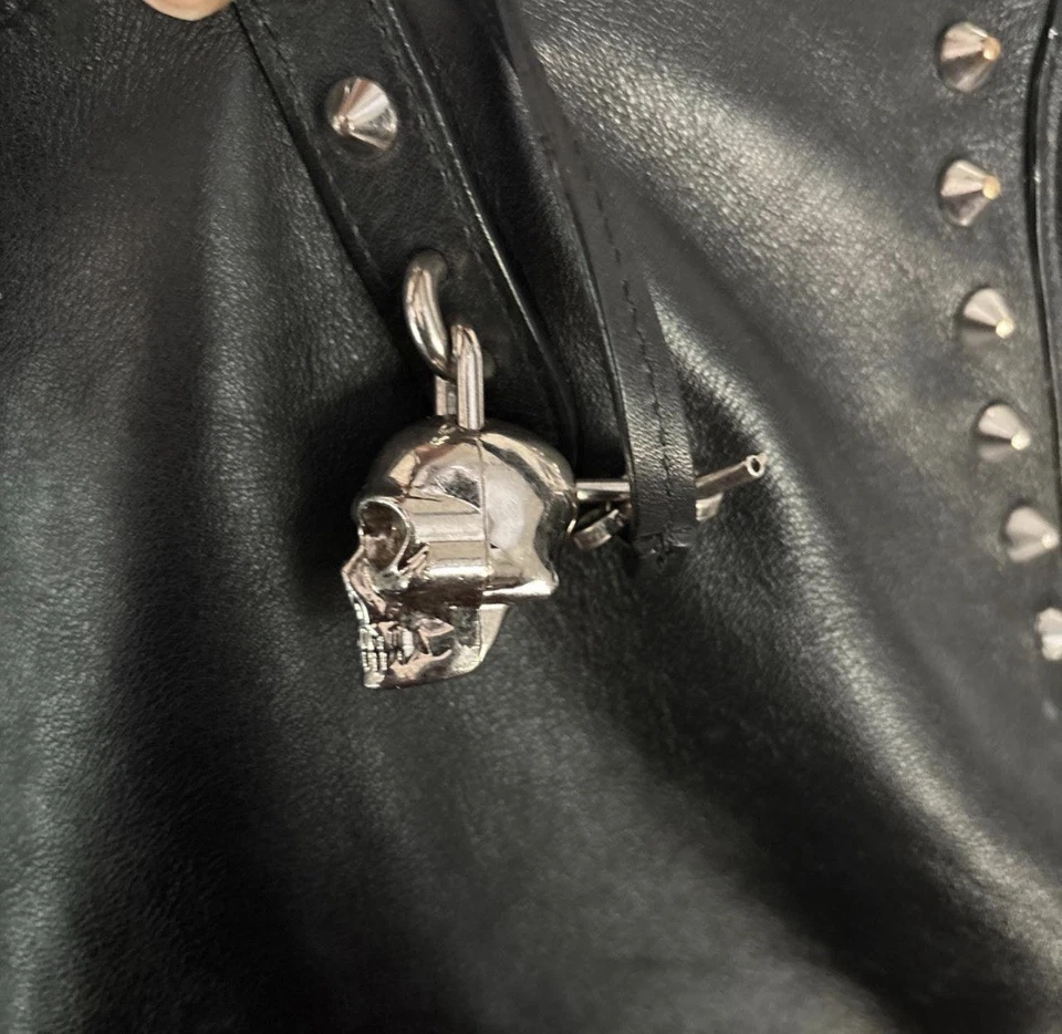 Alexander McQueen Skull Padlock Tote Black Lambskin Silver Studded Hardware - Image 3 of 4