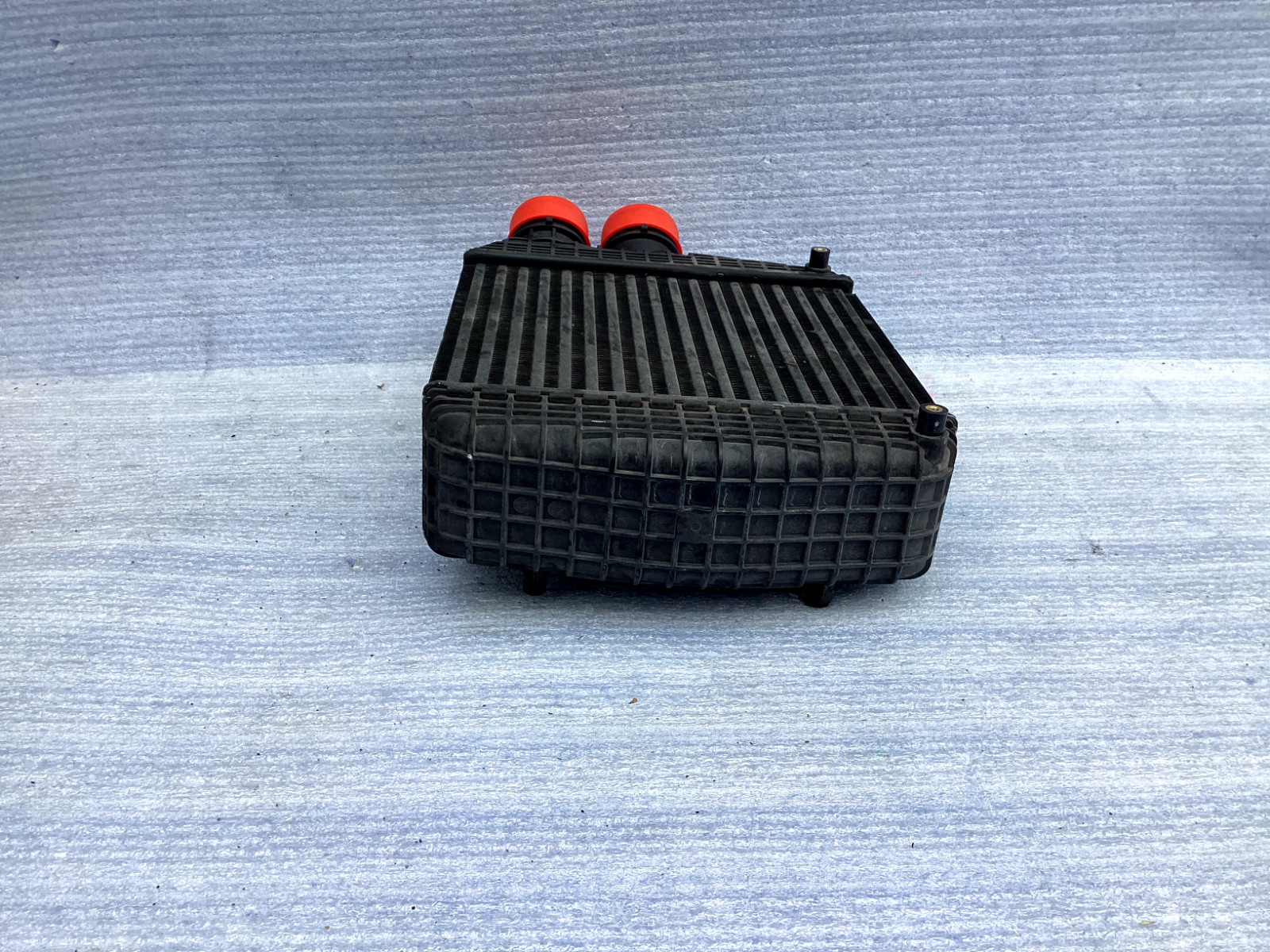 2014-2019 Maserati Ghibli right radiator intercooler OEM