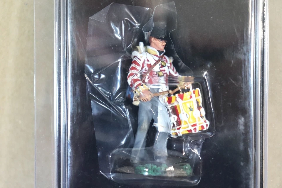 BRITAINS 36097 NAPOLEONIC WARS BRITISH 44th REGIMENT BATTALION CO DRUMMER ppg - image 2 of 3