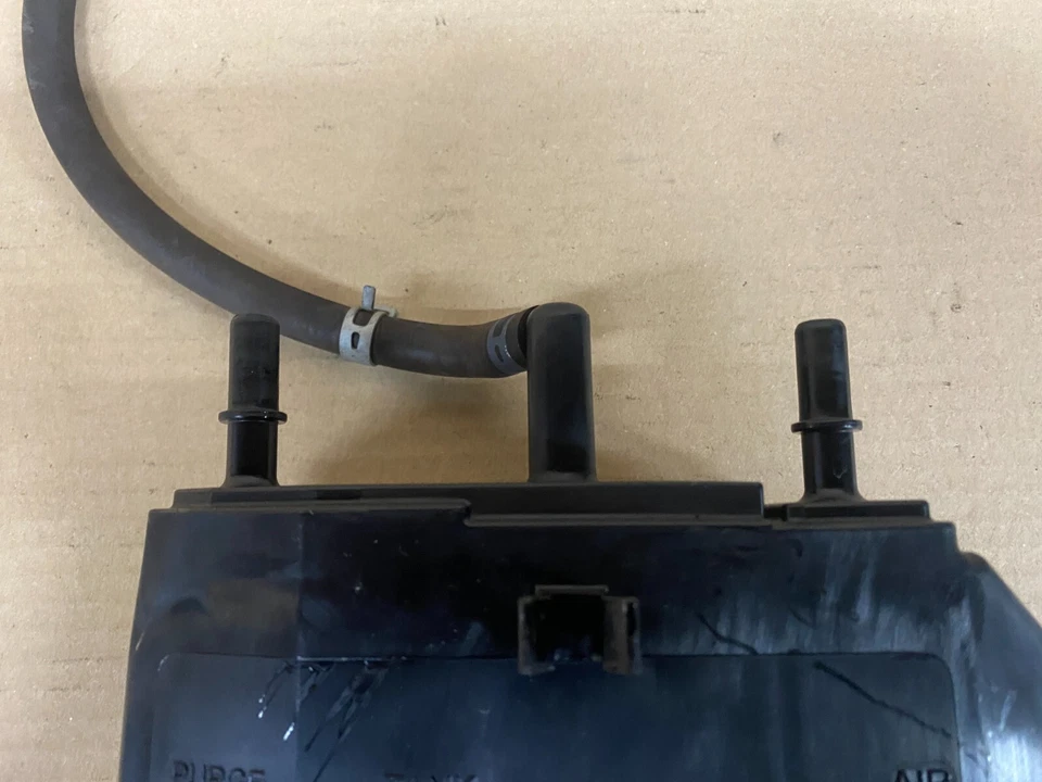 TANQUE DE PURGA DE AIRE HÍBRIDO SUZUKI SWIFT 1.2 80S0 2020 2021 2022 2023 C3987 Z Foto 3 de 4