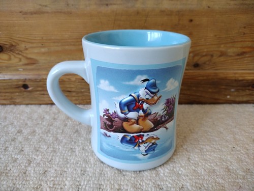 Disney Store - Donald Duck - 3D Embossed Ceramic Mug - large - VGC - Picture 2 of 4