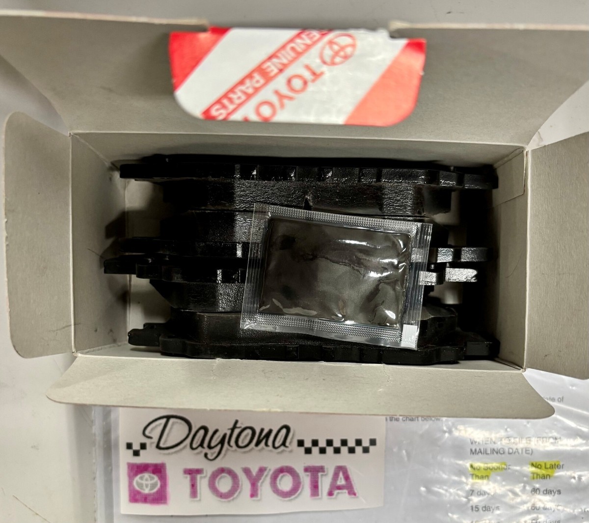 英　0527 Genuine Lexus GX460 2010-2023 FRONT BRAKE PAD SET 04465
