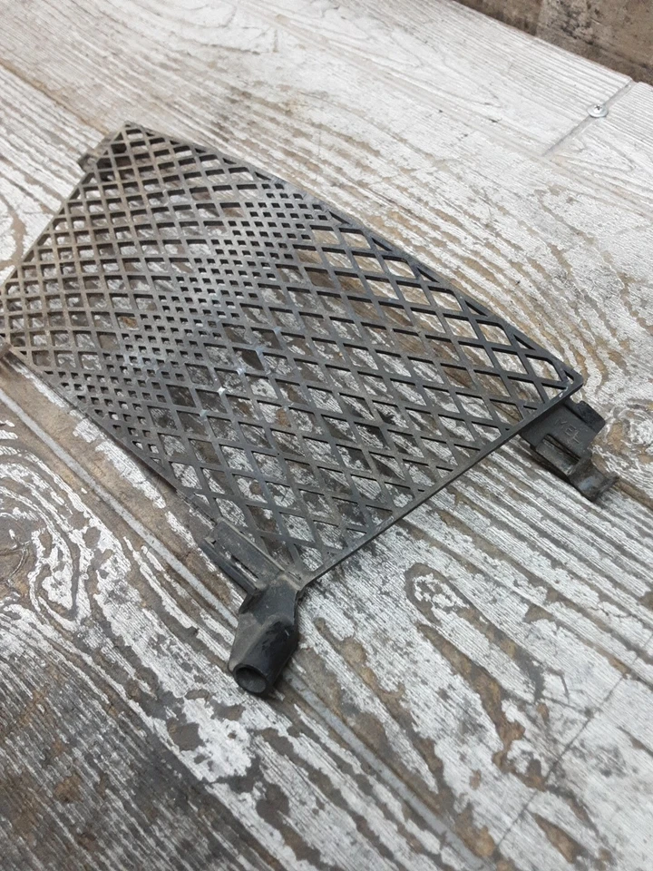 06 06-07 Honda CBR1000 CBR1000RR 2006 cubierta inferior rejilla radiador 19032-MEL-D20 Foto 2 de 4