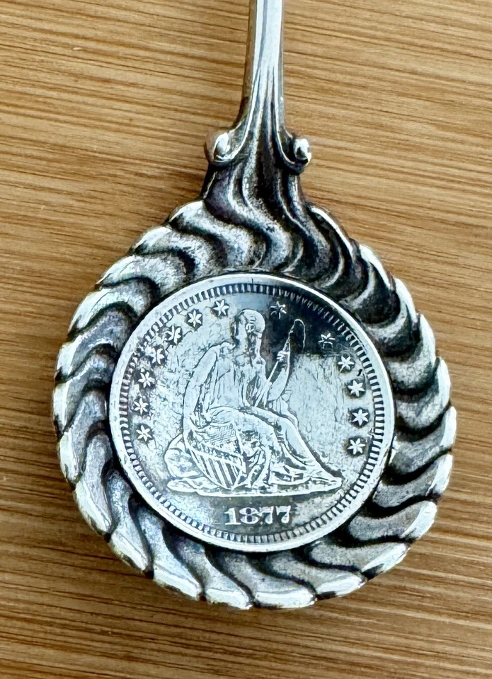 RARO GORHAM ESTERLINA ESTATUA DE LA LIBERTAD RECUERDO CUCHARA INSERCIÓN 1877 CUARTO SENTADO  Foto 2 de 4