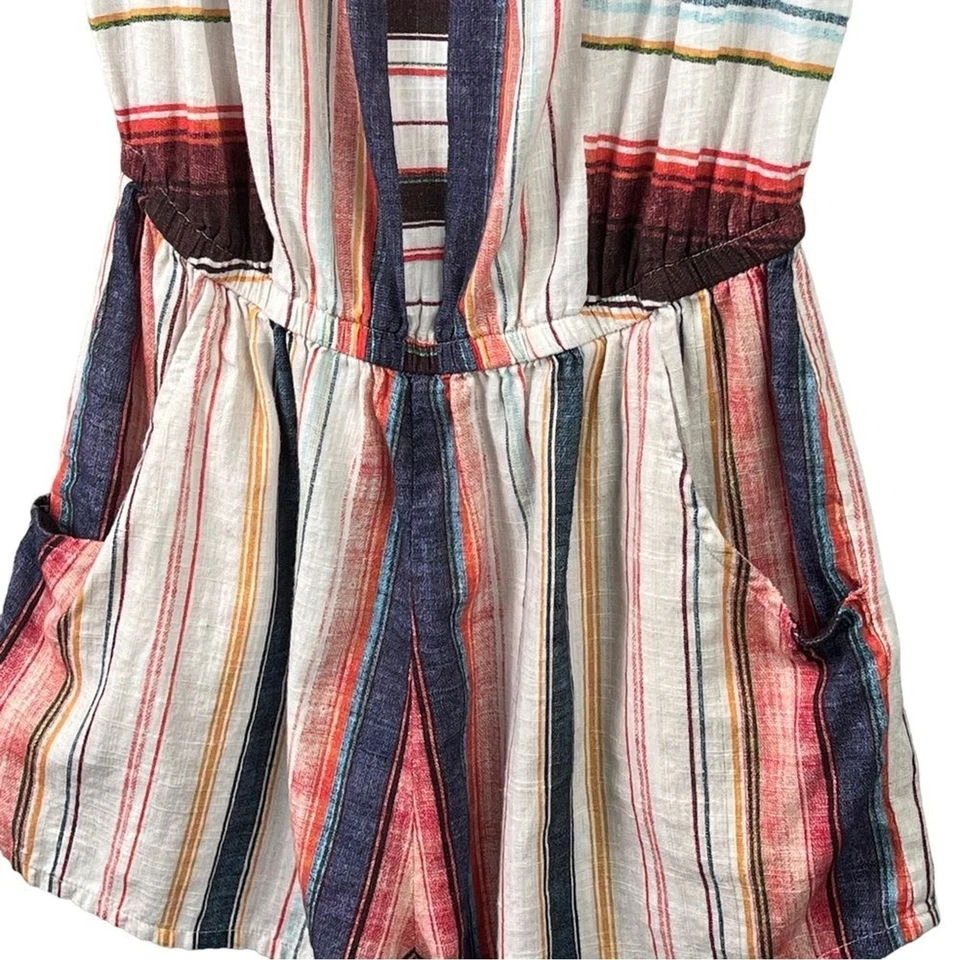 Mameluco para mujer Lucky Brand pequeño borla fuera del hombro rayas multicolores Foto 4 de 4