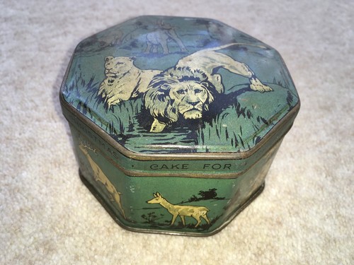C1920s VINTAGE JACOB’S BISCUITS CHRISTMAS CAKE FOR CHILDREN ANIMAL THEMED TIN