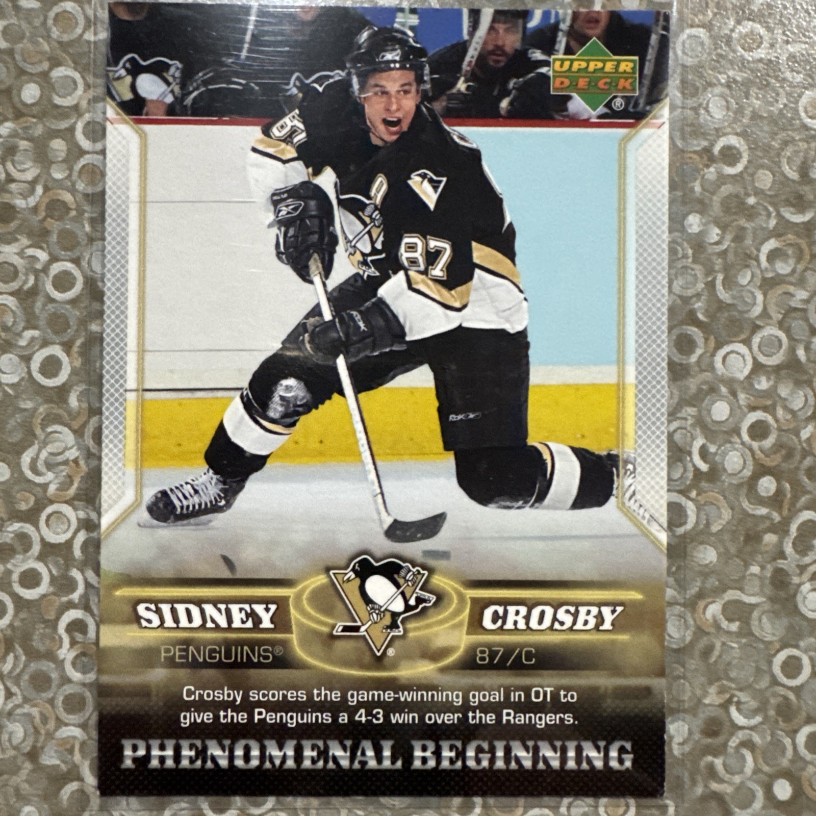2005-06 Upper Deck Phenomenal Beginning - Sidney Crosby #17 (RC)
