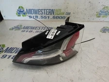 Passenger Tail Light Quarter Mounted SE Fits 15-19 DISCOVERY SPORT 9502884