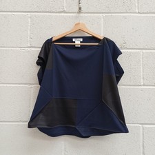 132 5. Issey Miyake Navy Blue and Black Sleeveless Pleated Top Size 3 (M/L)