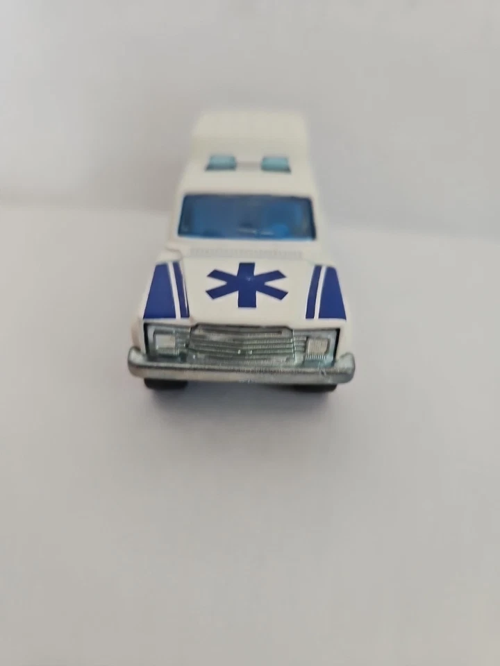 Puertas de ambulancia Jeep Majorette vintage abiertas 1:64 No. 269 LQQK Foto 2 de 4