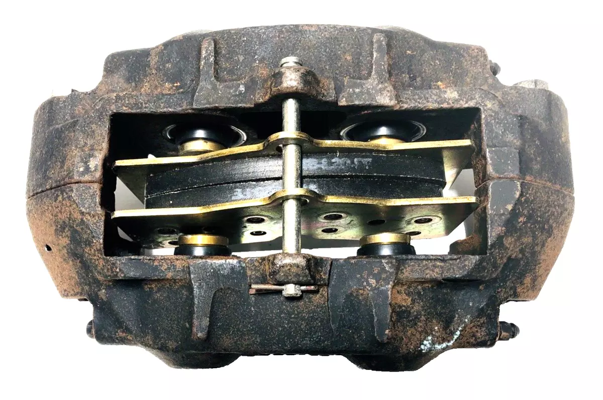 GM Delco Moraine Rear Brake Caliper New Pads Right Hand Four 