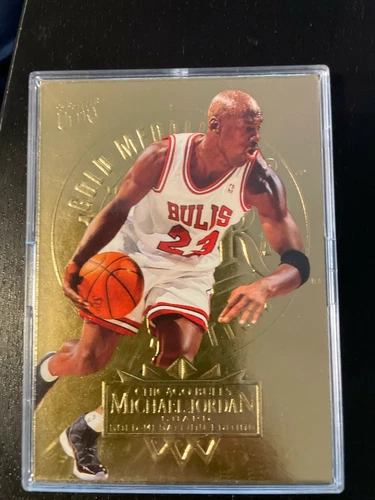 Michael Jordan 1995-96 Fleer Ultra #25 Gold Medallion Chicago Bulls
