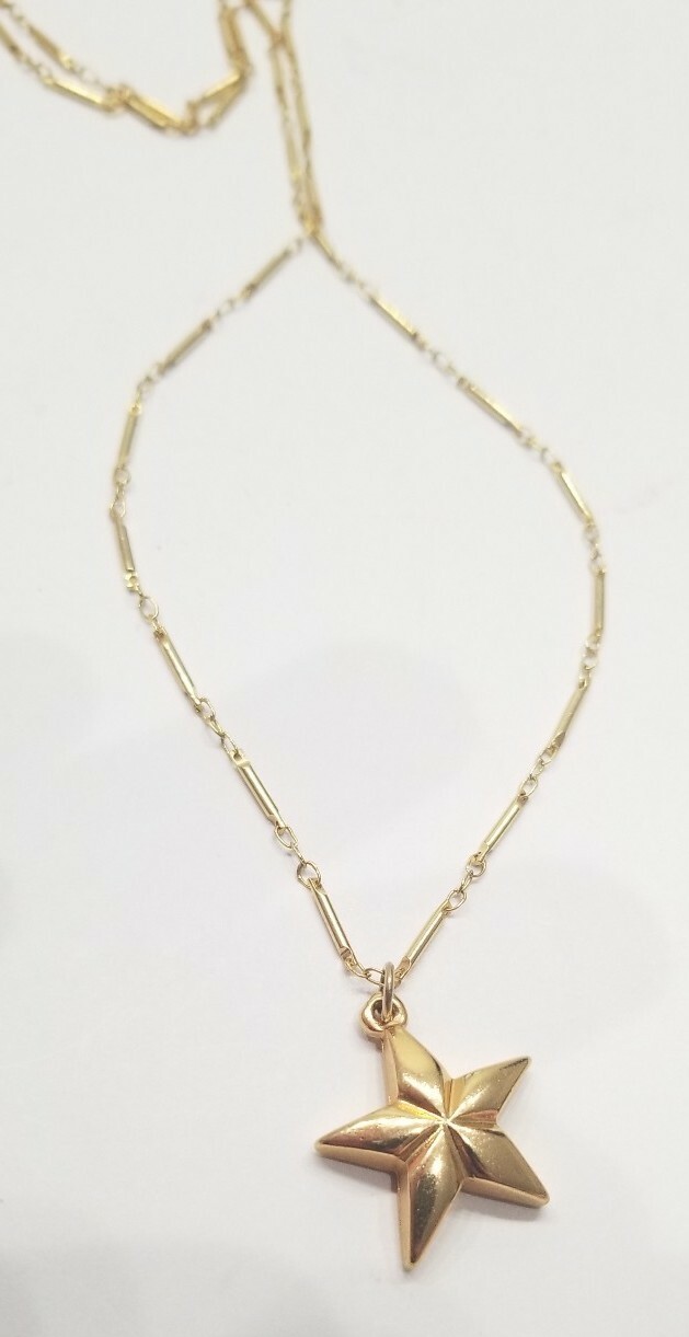 Vintage Beautiful Gold Plated 13" Thin Necklace + Sta… Gem