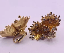 Vintage EMJ EMMONS Rhinestone Gold-Tone Starburst Spray Clip On EARRINGS E2