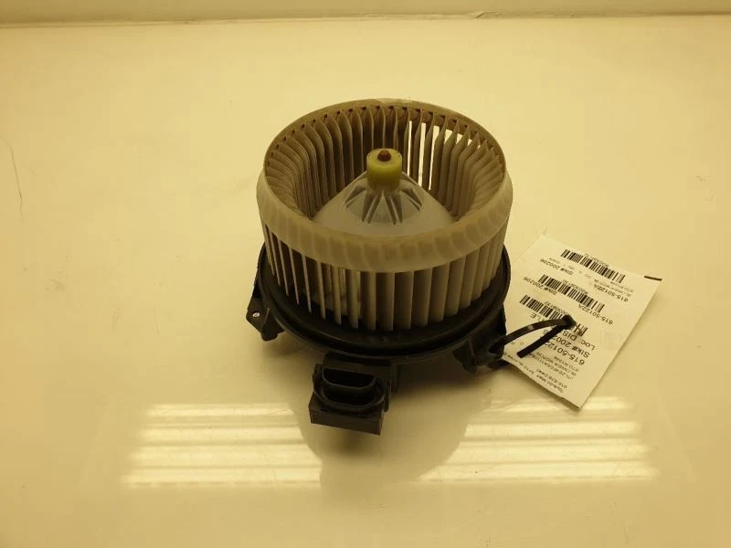 06-18 TOYOTA RAV4 2.4L V4 AC BLOWER MOTOR  - Image 4 of 4