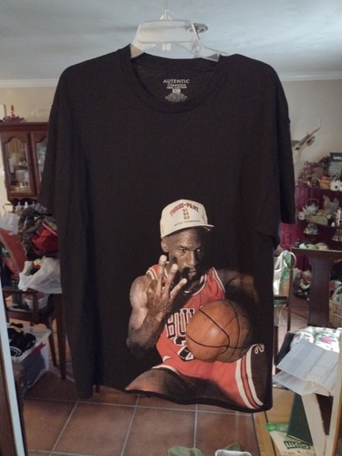 Michael Jordan 3-PEAT SHIRT SZ xl 