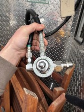 WESTERN MEDICA COMPRESED GAS REGULATOR MEDICAL OXYGEN