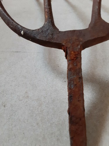 Antique primitive 4 tine prong pitchfork hay fork wrought iron prim farm rustic - Picture 5 of 8