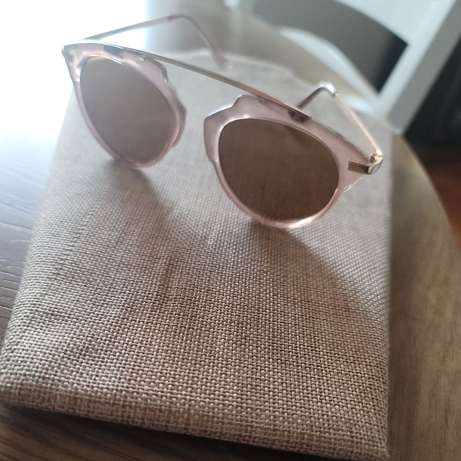 Steve Madden Womens Sunglasses, Gold Frame, Taupe Ey… Gem