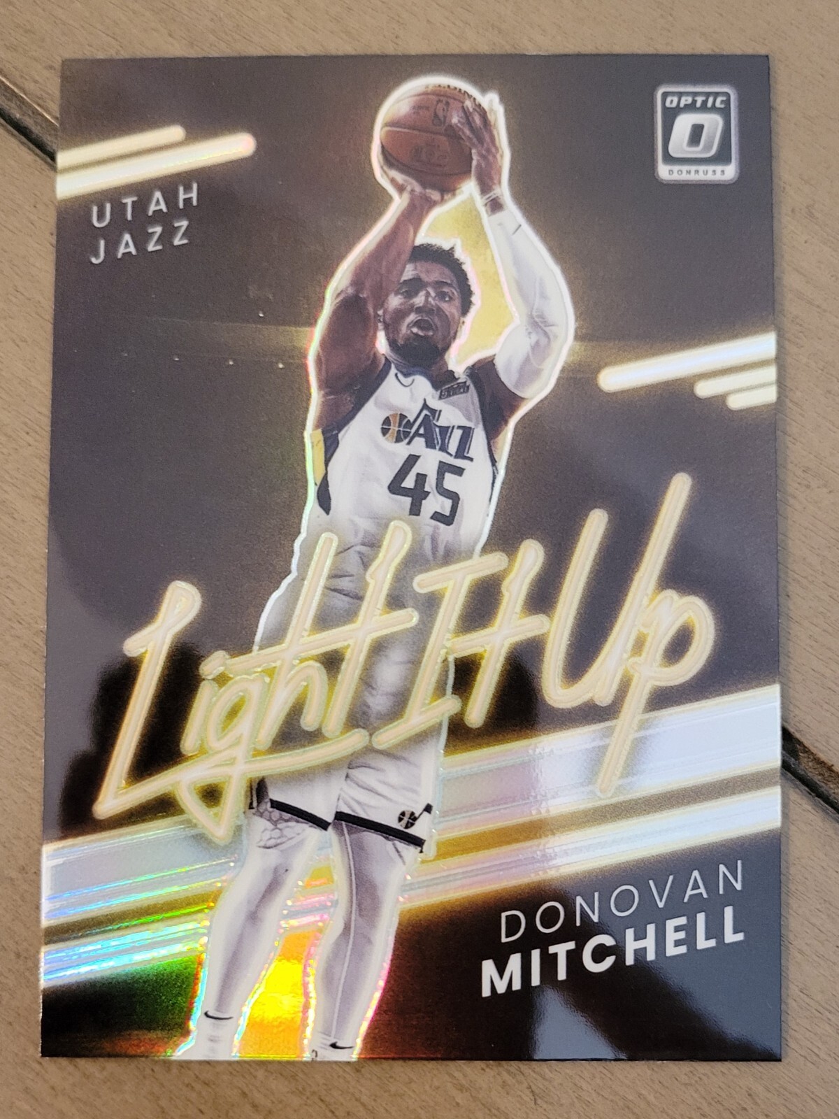 Donovan Mitchell 2021-22 Optic Light It Up Silver Holo Prizm