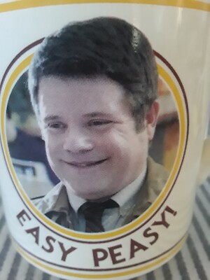 STRANGER THINGS SEAN ASTIN BOB NEWBY ''Easy Peasy!'' COFFEE MUG TEA CUP - NETFLIX