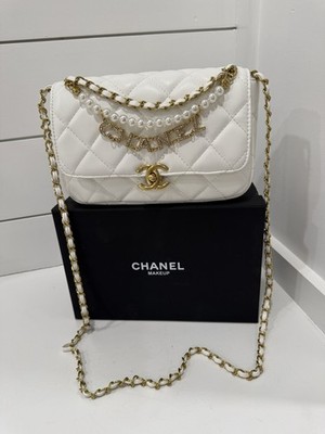 Chanel Beauty Quilted CC Chain Cosmetic Bag – Gift With Purchase