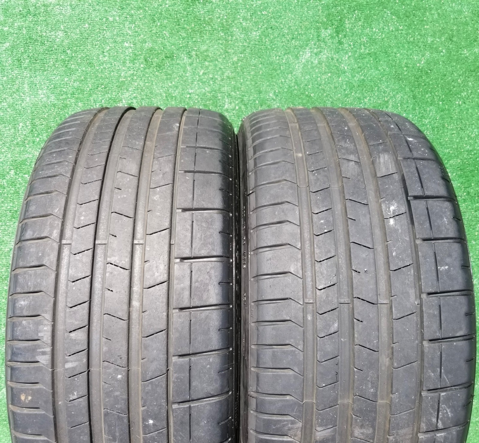 Pair 255/30R20 Pirelli P Zero PZ4 Tires 255/30ZR20 255/30ZR-20 Lamborghini 80%
