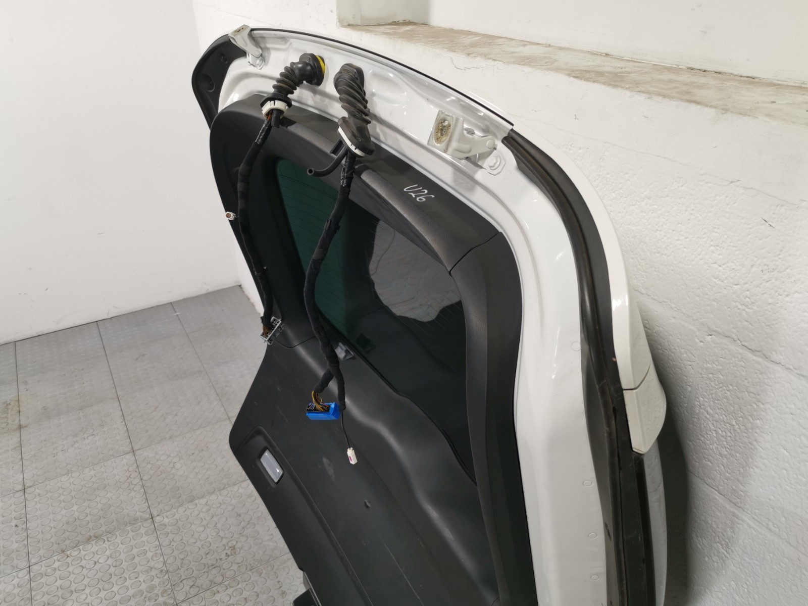 MASERATI Levante 3.0L AWD 2018  Complete Rear Trunk Lid Lift Gate 673005572 OEM