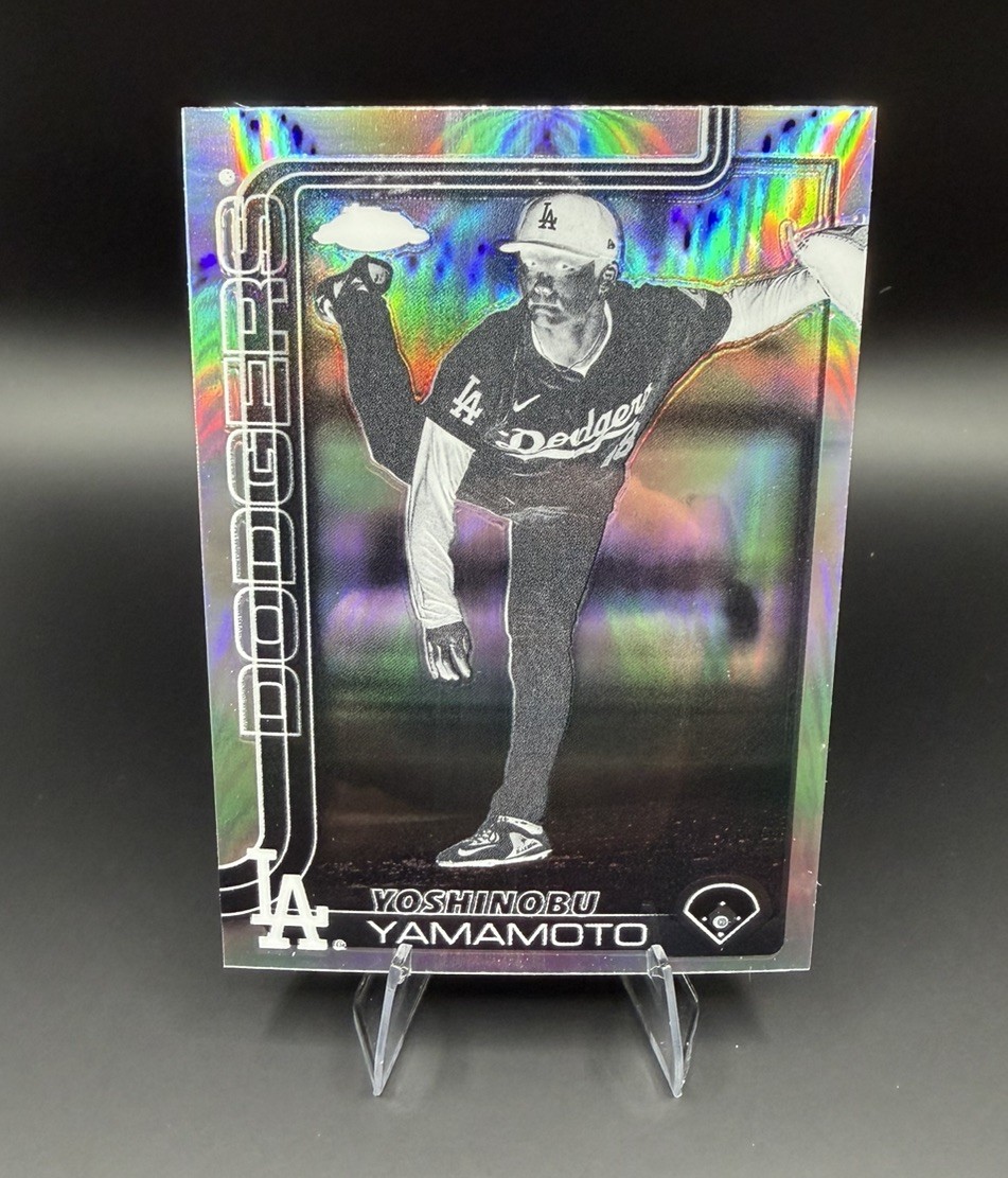 2025 Topps Chrome Yoshinobu Yamamoto #179 Negative Refractor LA Dodgers