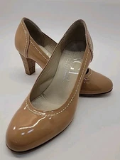 AGL Attilio Giusti Leombruni Women’s 6.5 / 36.5 Beige Patent Leather Pumps Italy