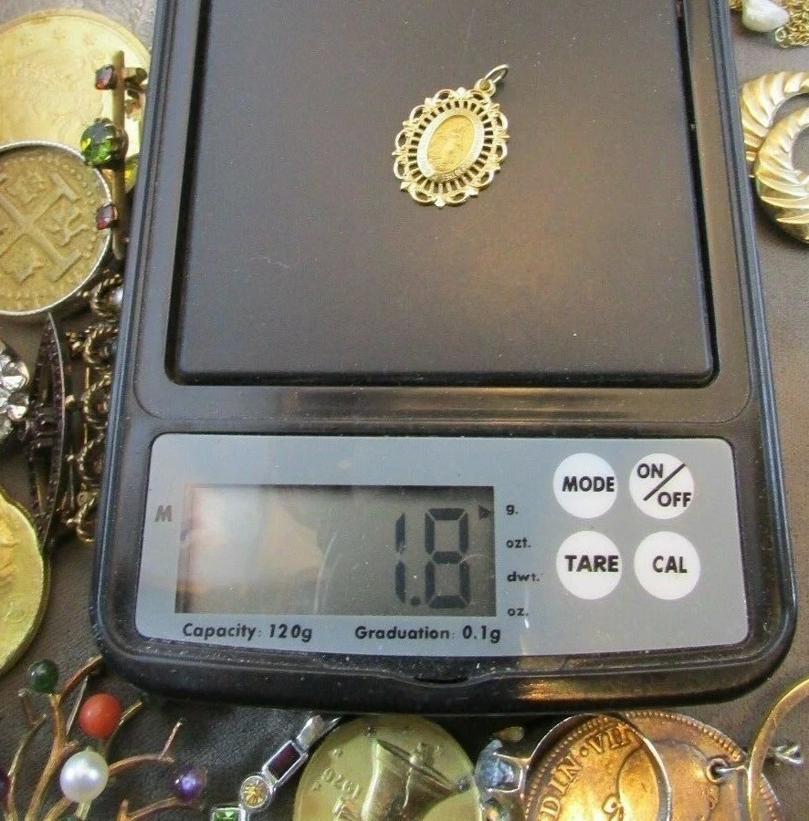 Colgante con dije de medalla de oración ovalada de Jesucristo de oro amarillo macizo de 14 k - 1,8 gms Foto 3 de 4