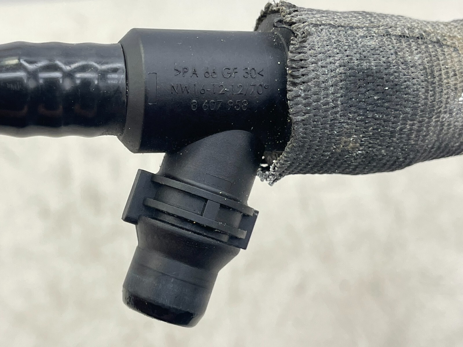 2014-2020 BMW I8 OEM RADIATOR COOLANT HOSE ASSEMBLY 1712 7640839